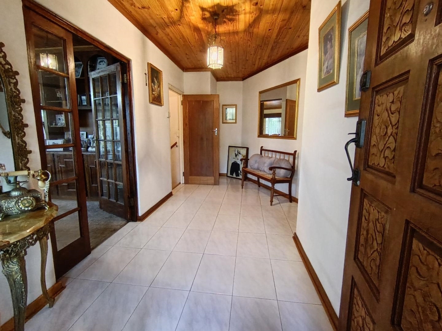 6 Bedroom Property for Sale in Heuwelsig Free State